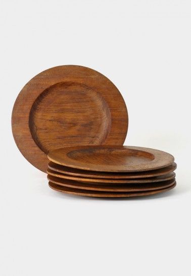 Wooden Serving Plates Perfect For Everyday Use Or Special Occasions.
