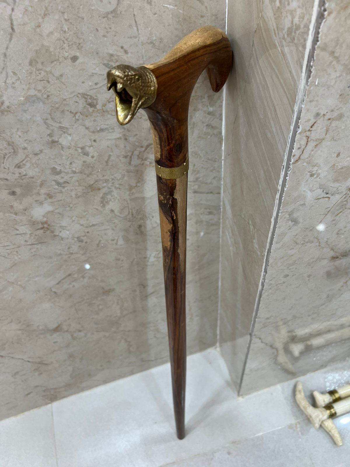 Wooden Walking stick Smooth Comfortable Grip For Extended Use